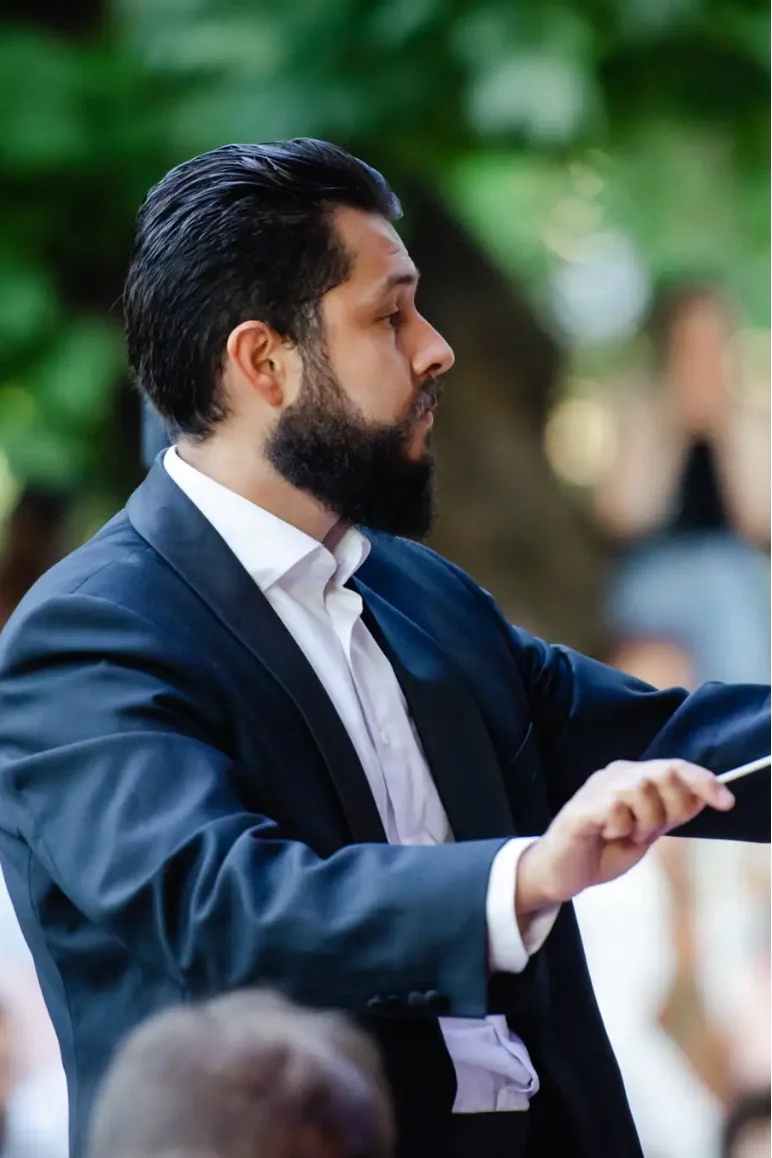 Juan José Restrepo Conductor